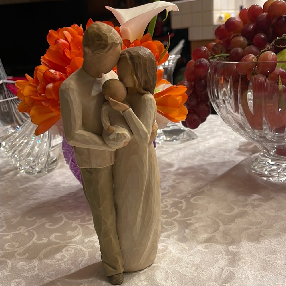 Vintage Willow tree Family Figurine Sculpture “our gift “2006